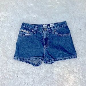CALVIN KLEIN